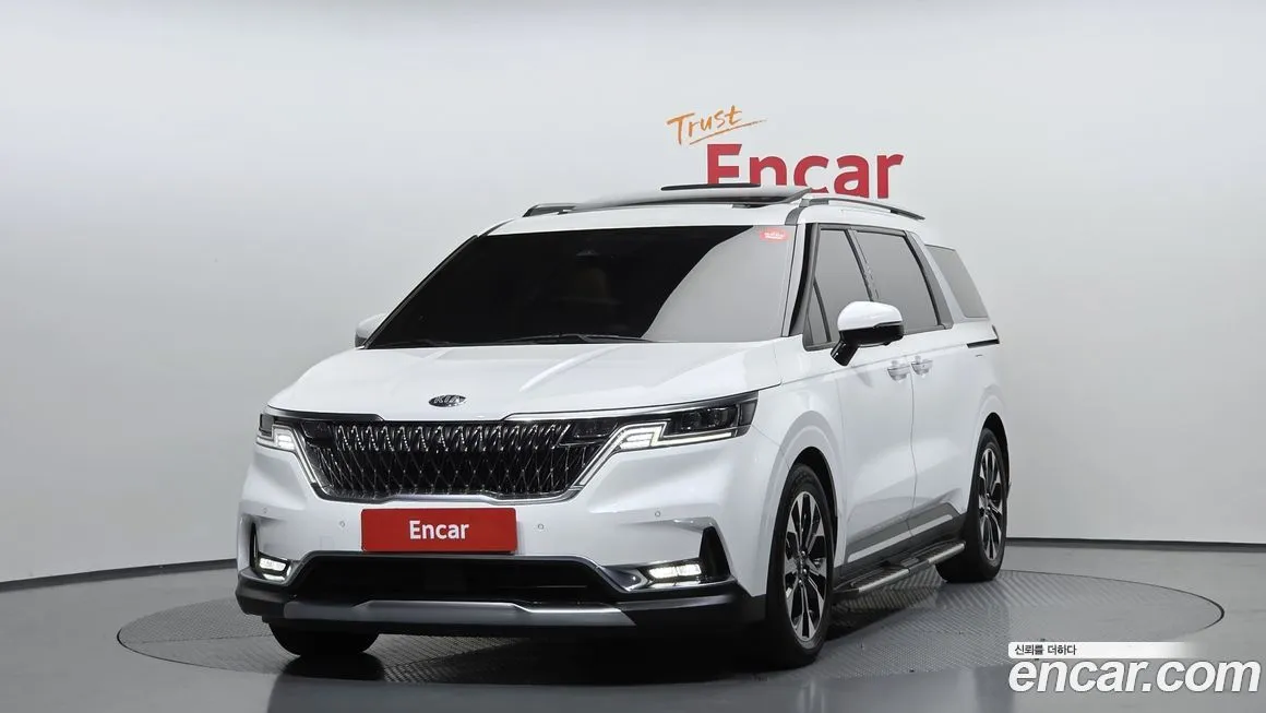 Kia Carnival — фото 1
