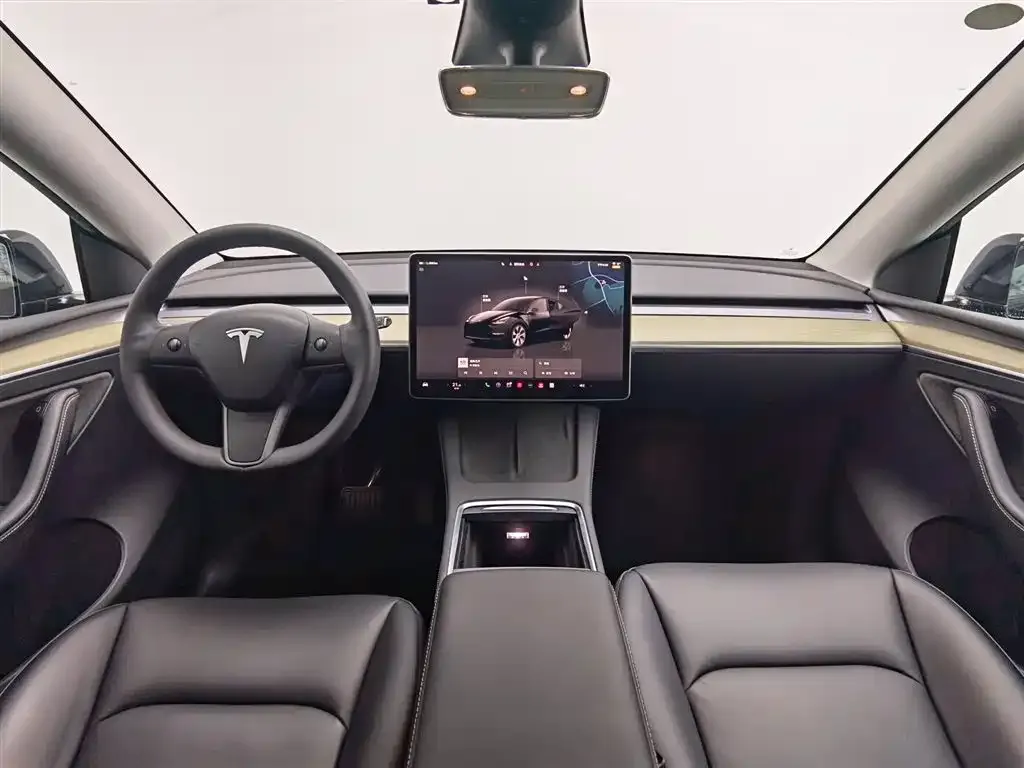Tesla Model Y — фото 4