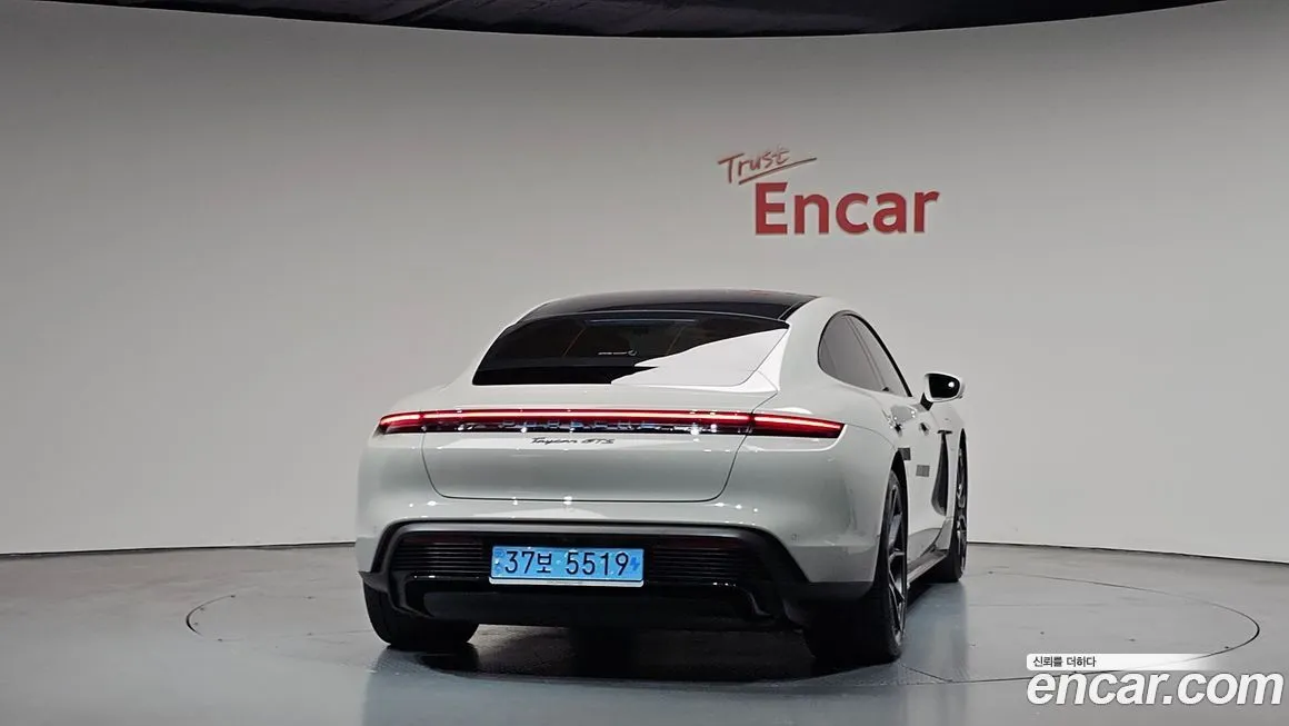 Porsche Taycan 2023 из KR, фото 3