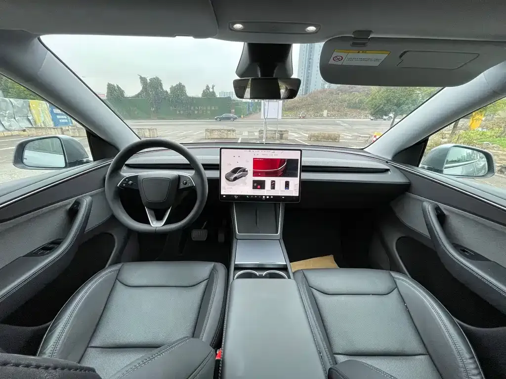 Tesla Model Y — фото 6
