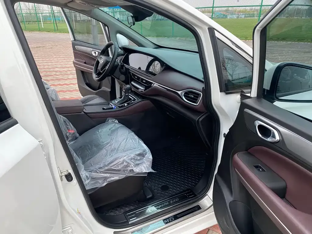 GAC Motor Trumpchi M6 — фото 4