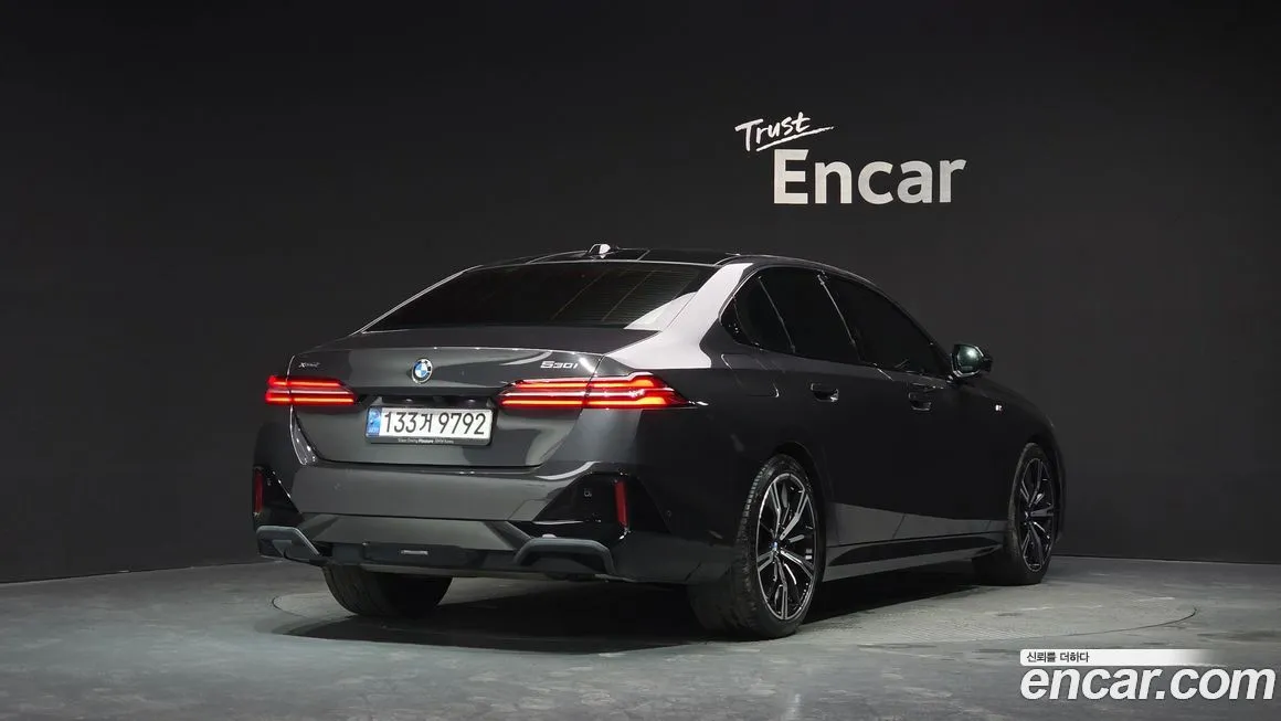 BMW 5-Series 2024 из KR, фото 4