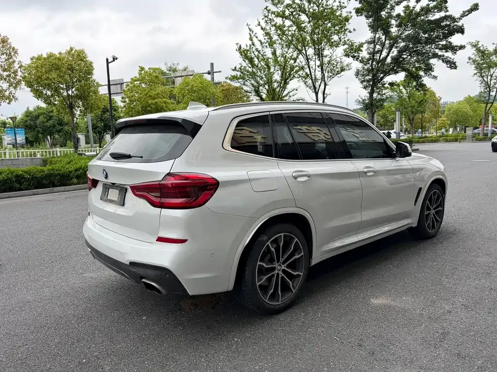BMW X3 — фото 9