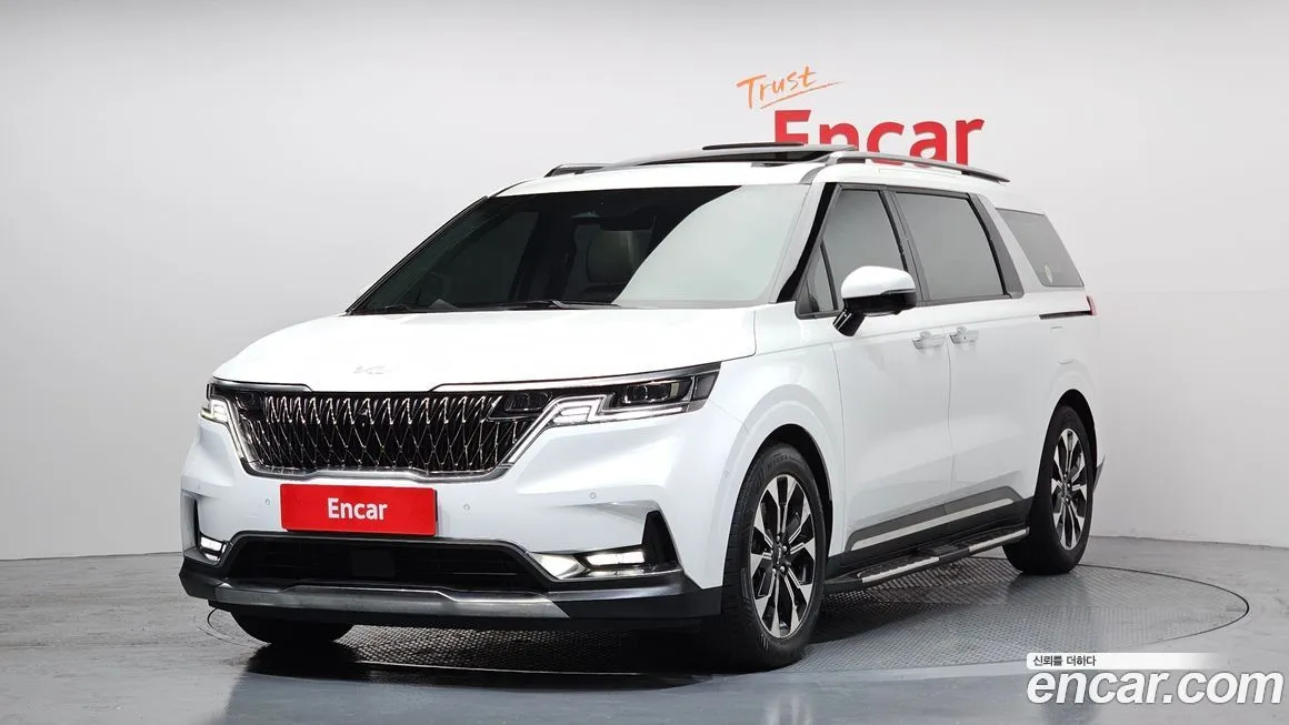 Kia Carnival — фото 1