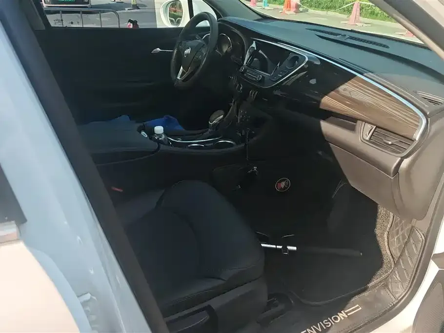 Buick Envision Plus — фото 2