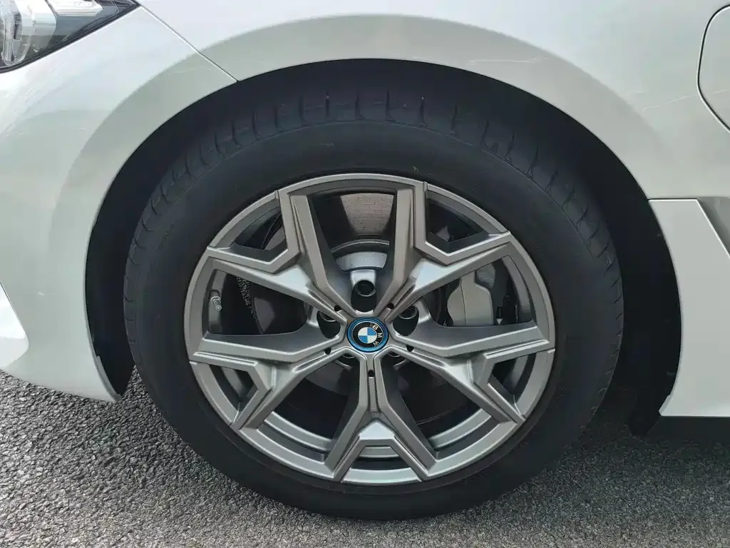 BMW i3 — фото 5