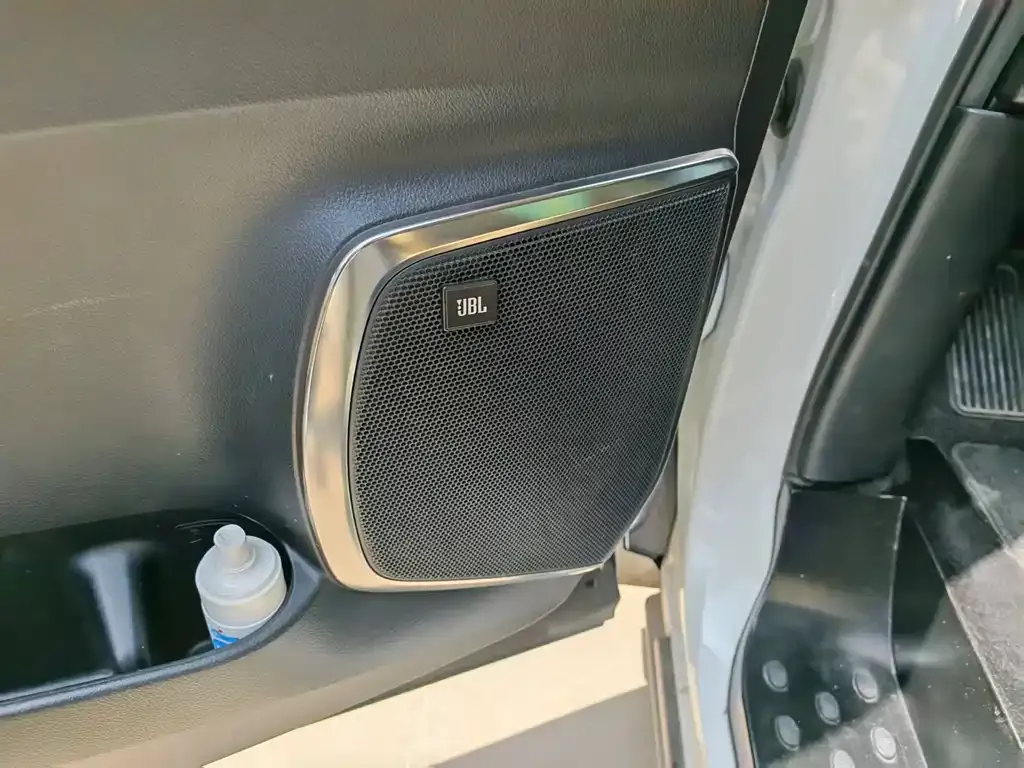 Toyota Vellfire — фото 10