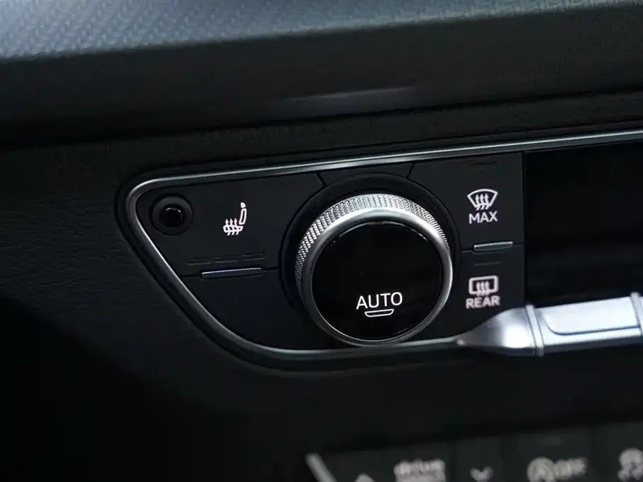 Audi Q5L Sportback — фото 4
