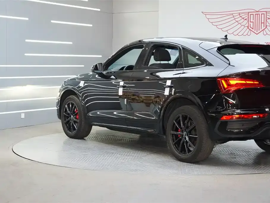 Audi Q5L Sportback — фото 9