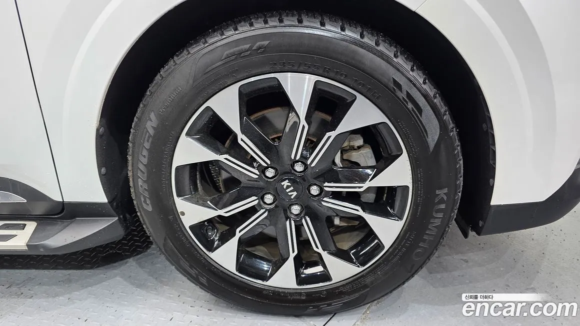 Kia Carnival — фото 10
