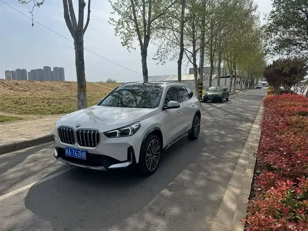 BMW X1 — фото 1