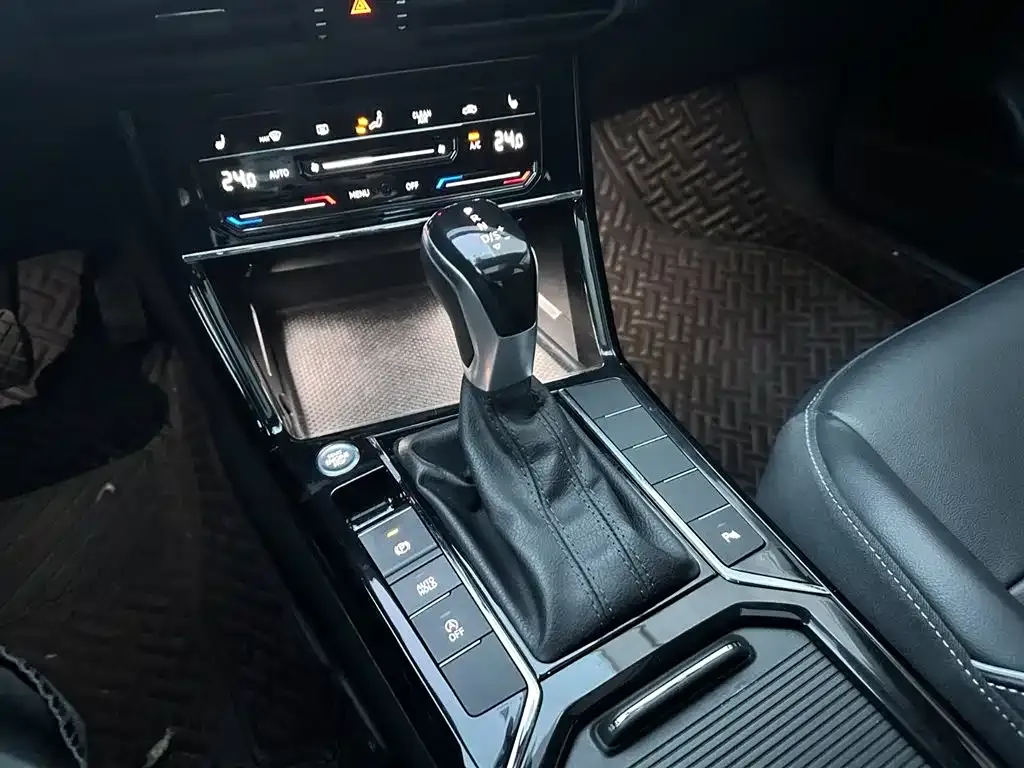 Volkswagen Passat — фото 8