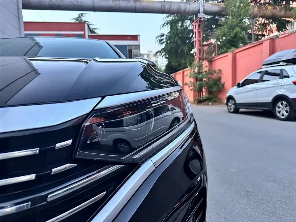 Volkswagen Passat — фото 7