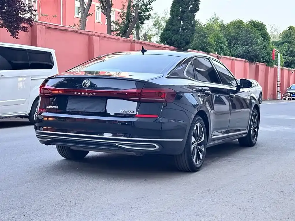 Volkswagen Passat — фото 10