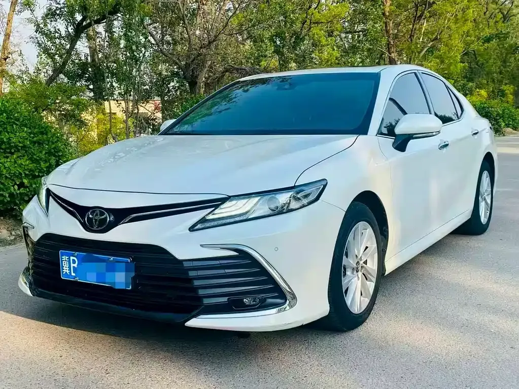 Toyota Camry — фото 6