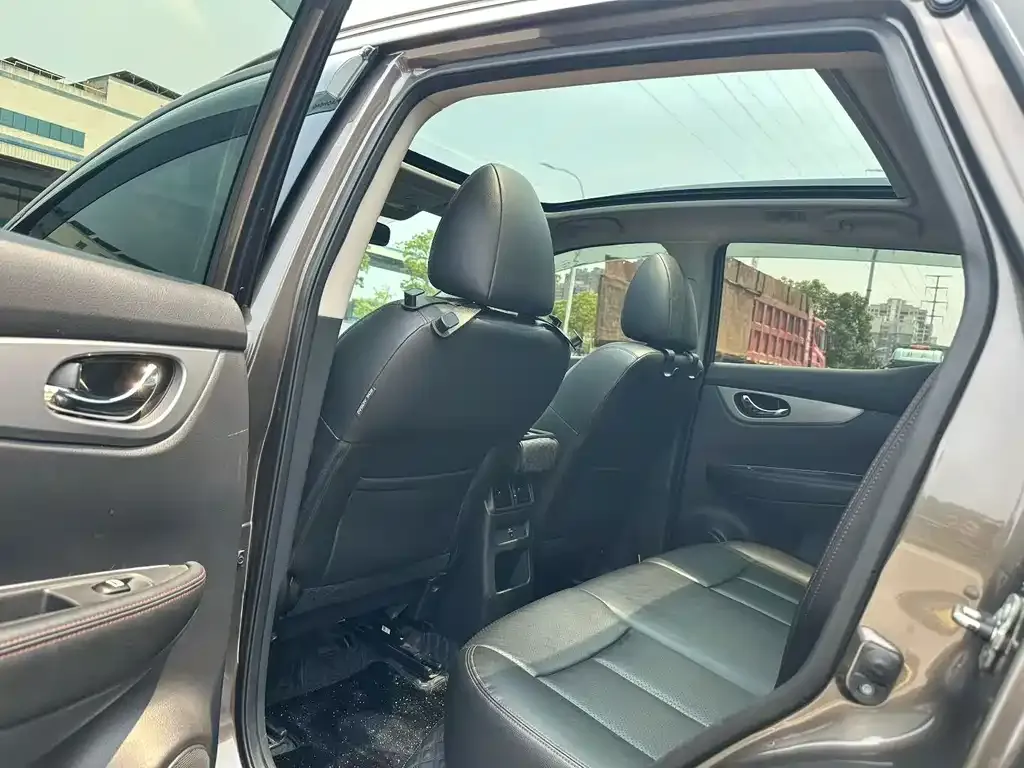 Nissan Qashqai — фото 8