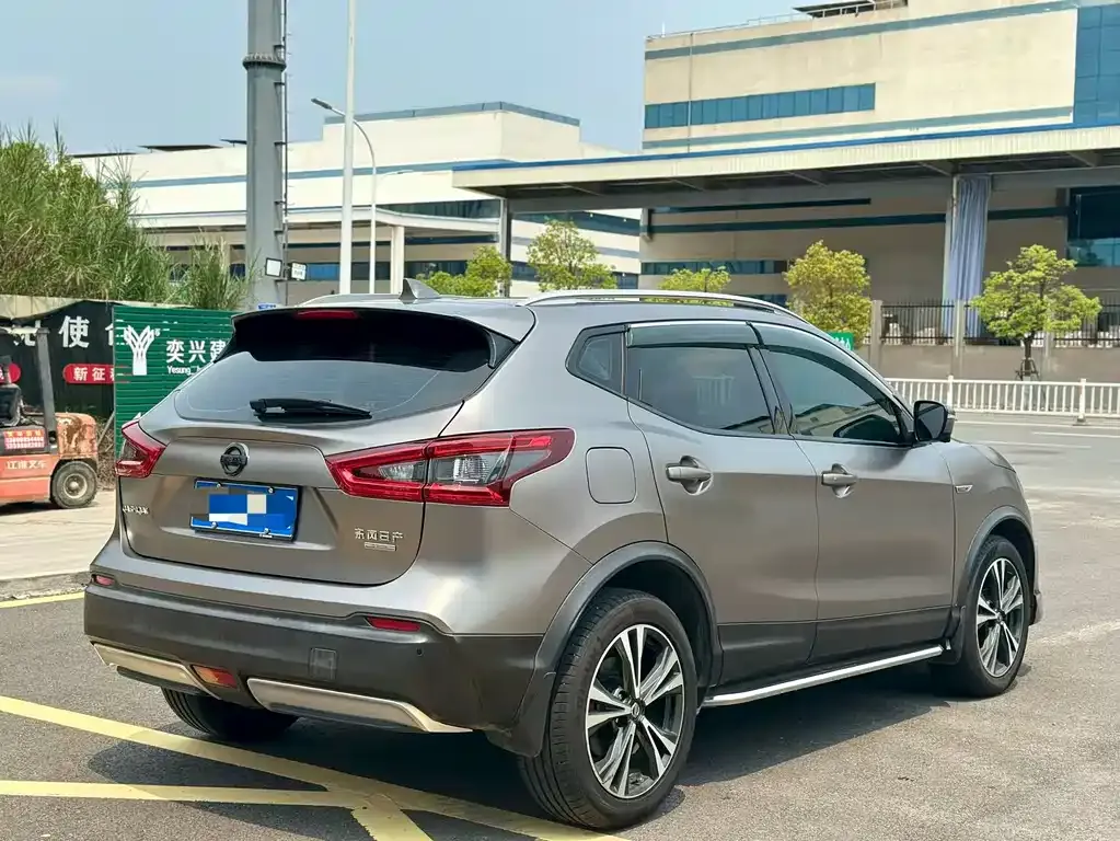Nissan Qashqai — фото 4
