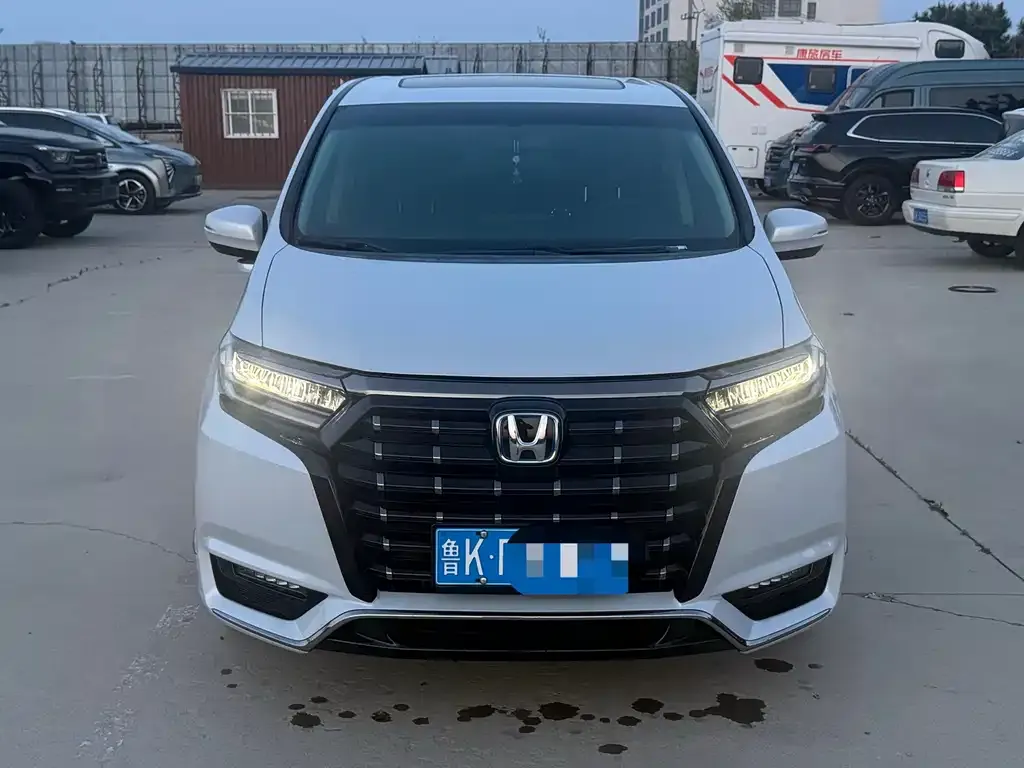 Honda Elysion 2024 из CN, фото 5