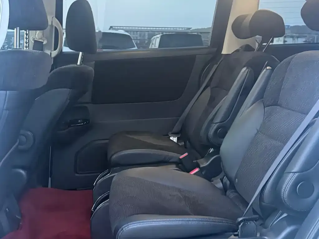 Honda Elysion 2024 из CN, фото 3