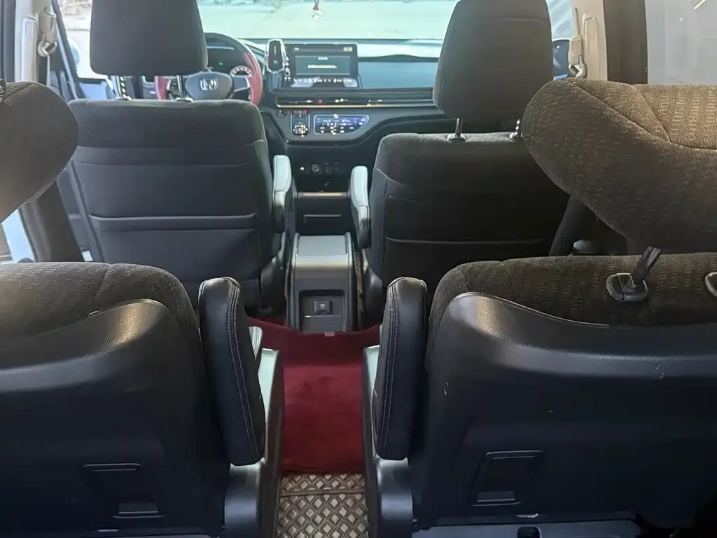 Honda Elysion 2024 из CN, фото 7