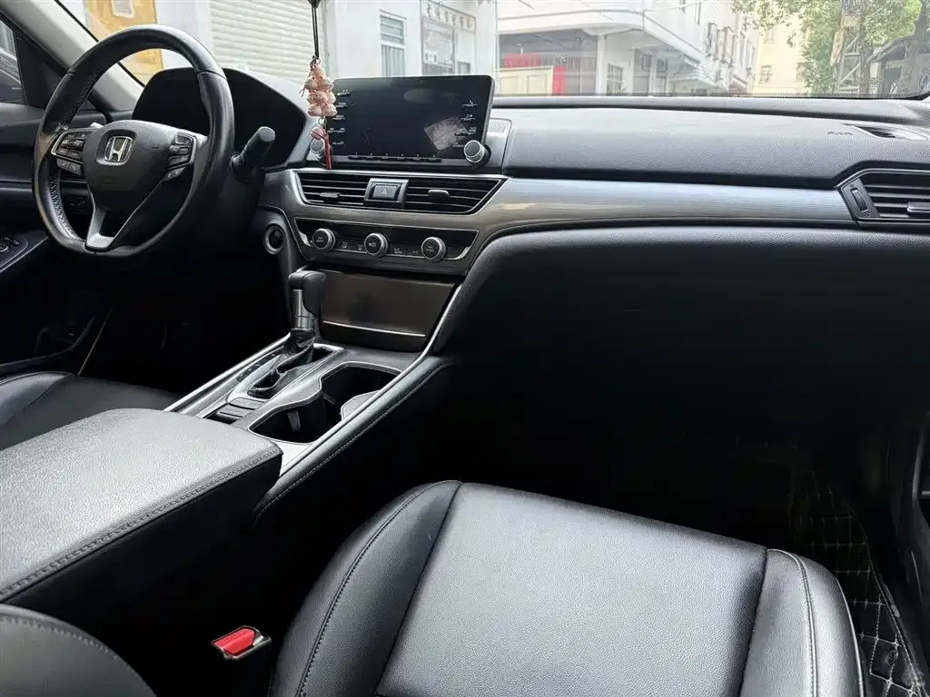 Honda Accord — фото 3
