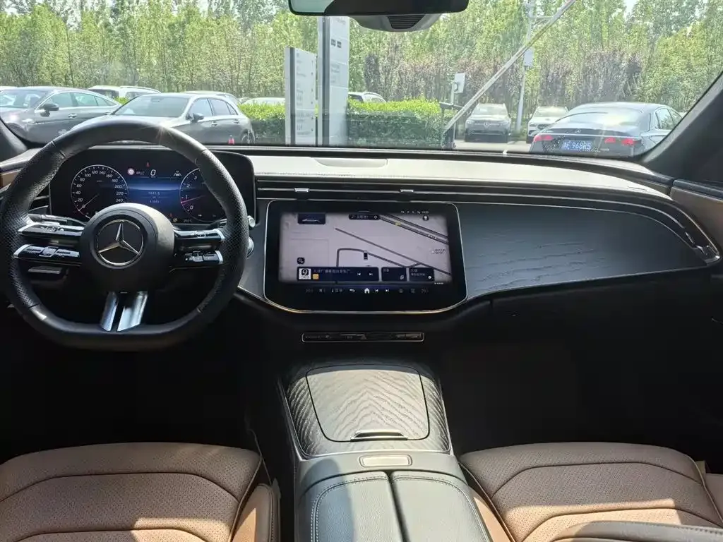 Mercedes-Benz E-Class — фото 10