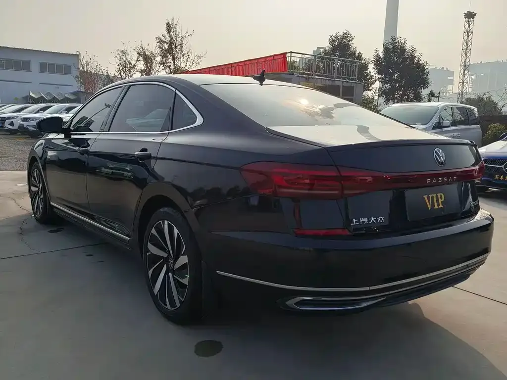Volkswagen Passat — фото 5