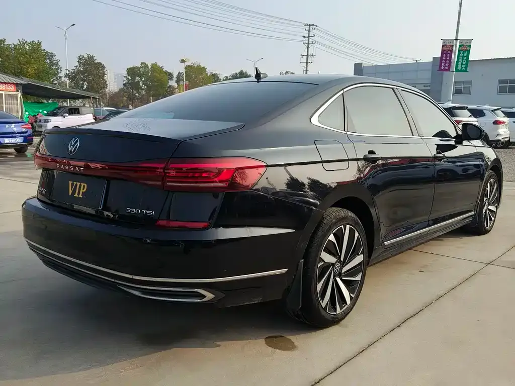 Volkswagen Passat — фото 7