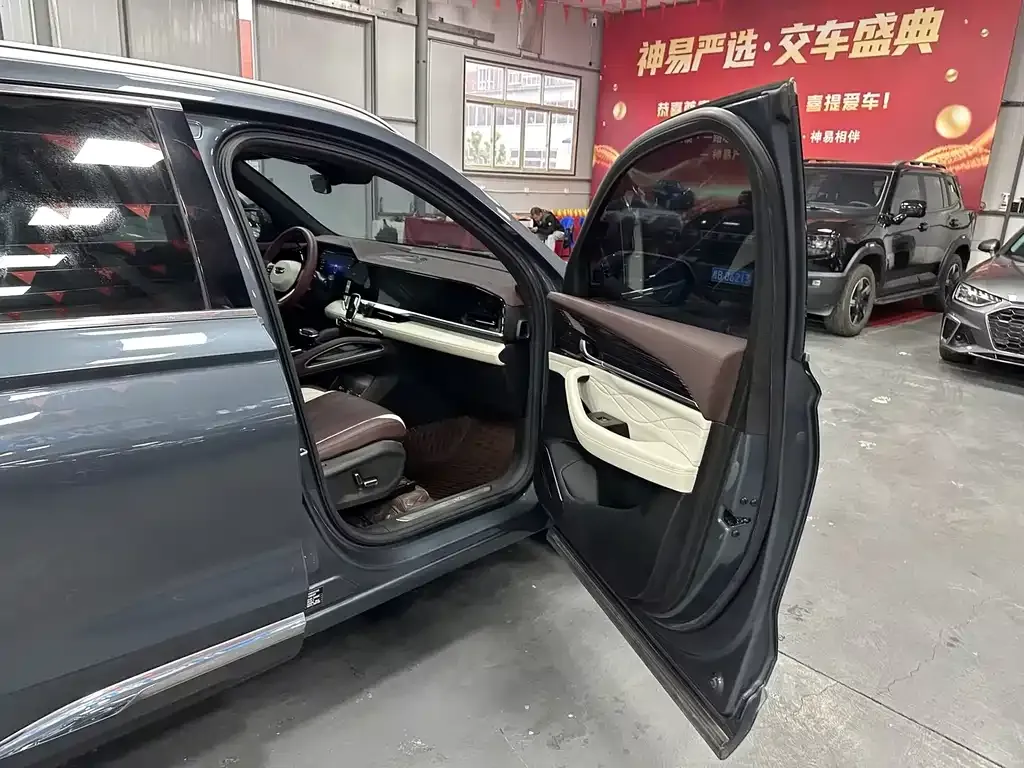 Geely Xingyue L — фото 10