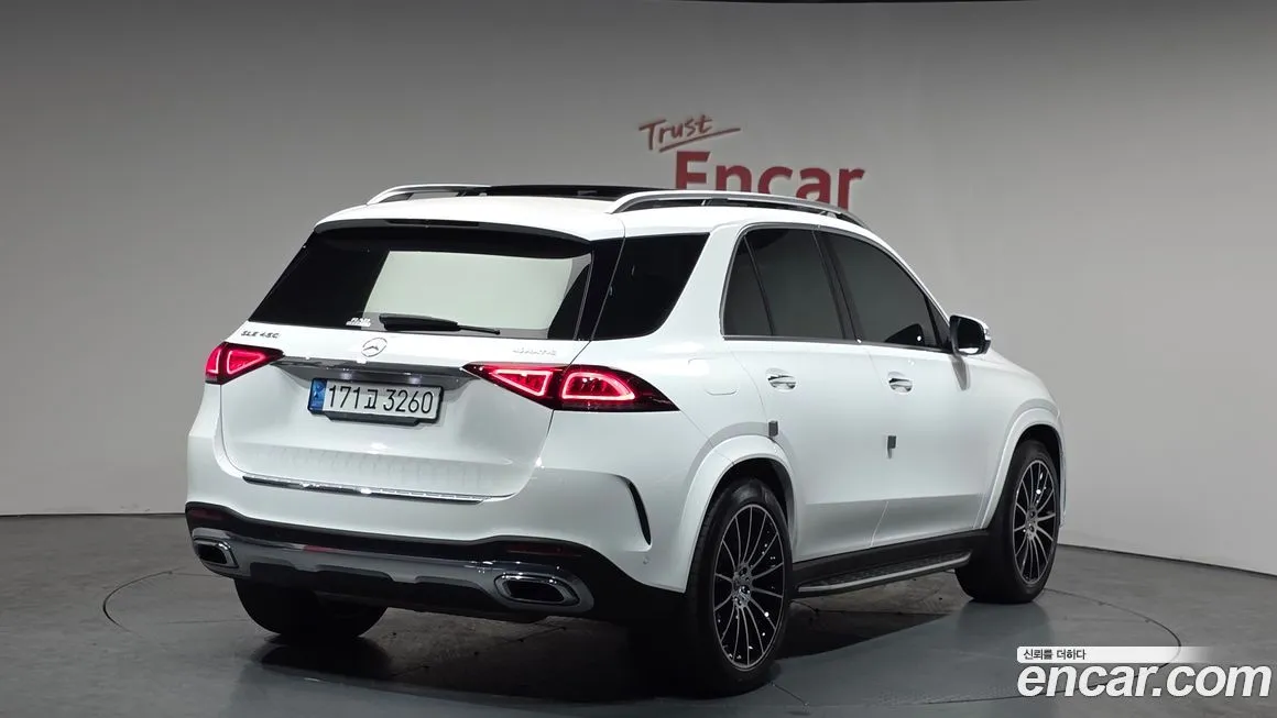 Mercedes-Benz GLE-Class — фото 10