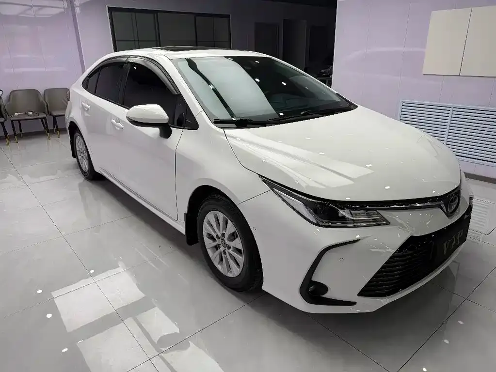 Toyota Corolla — фото 10