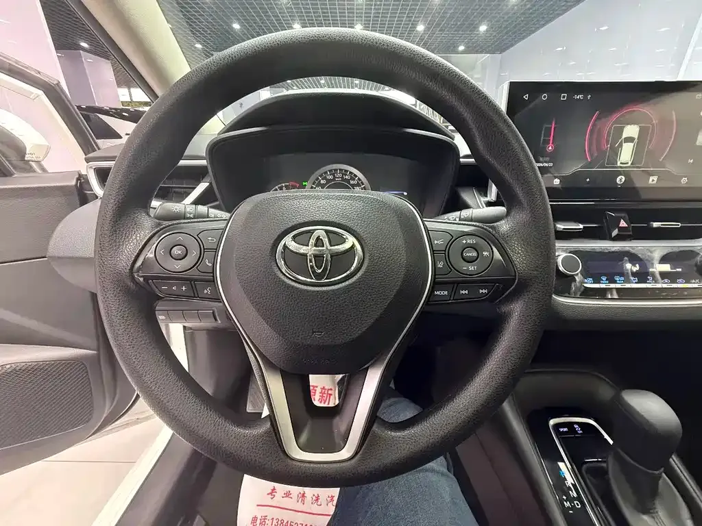 Toyota Corolla — фото 9