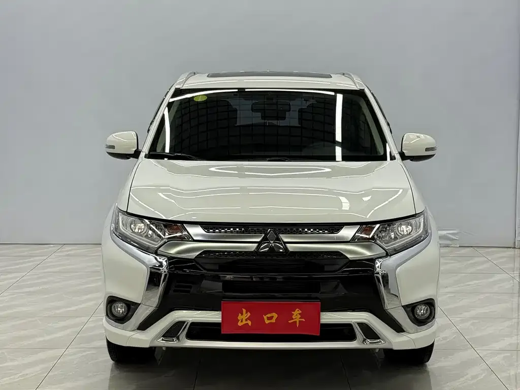 Mitsubishi Outlander — фото 5