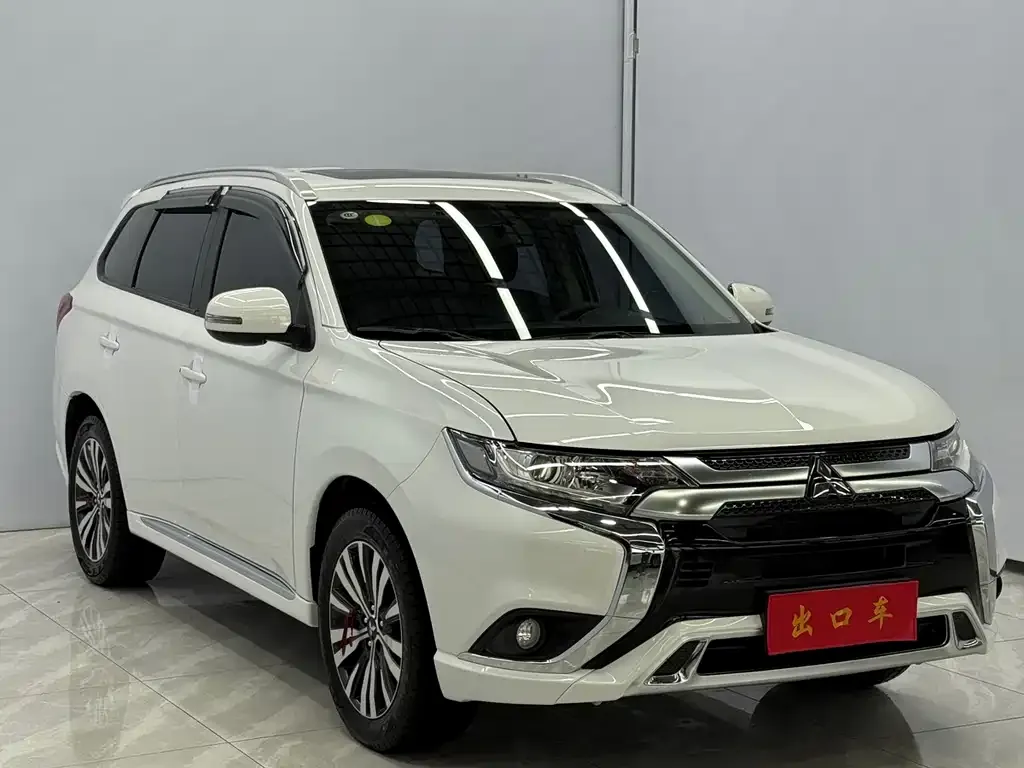 Mitsubishi Outlander — фото 6