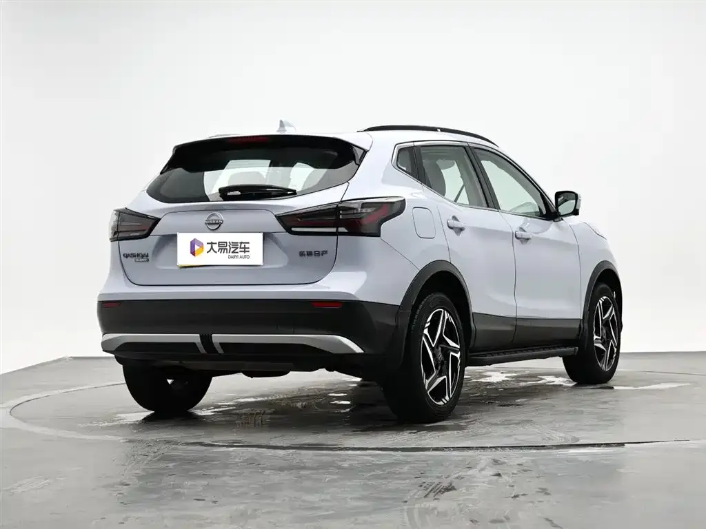 Nissan Qashqai — фото 8