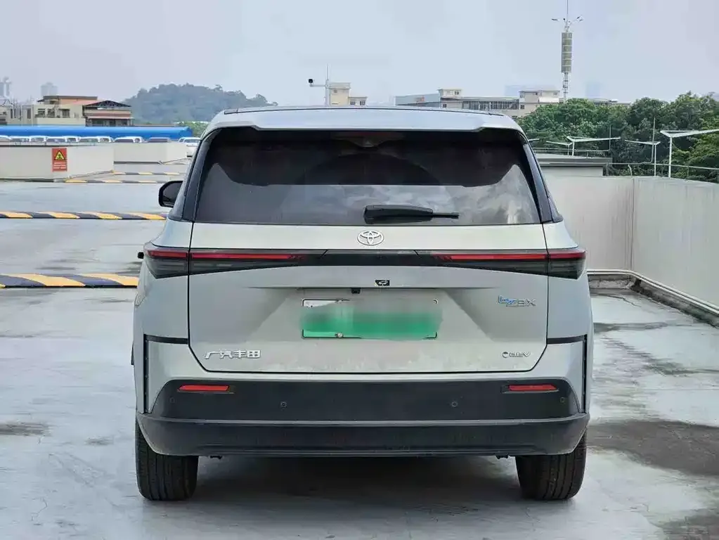 Toyota Platinum 3X 2025 из CN, фото 3