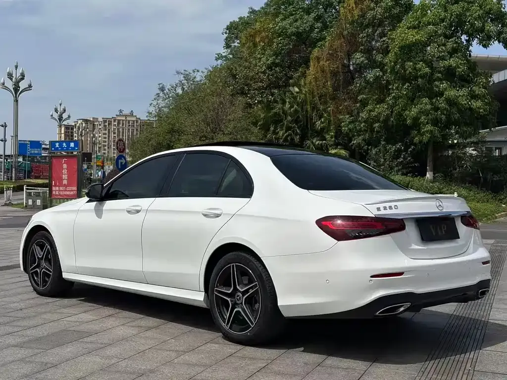 Mercedes-Benz E-Class (Import) — фото 9