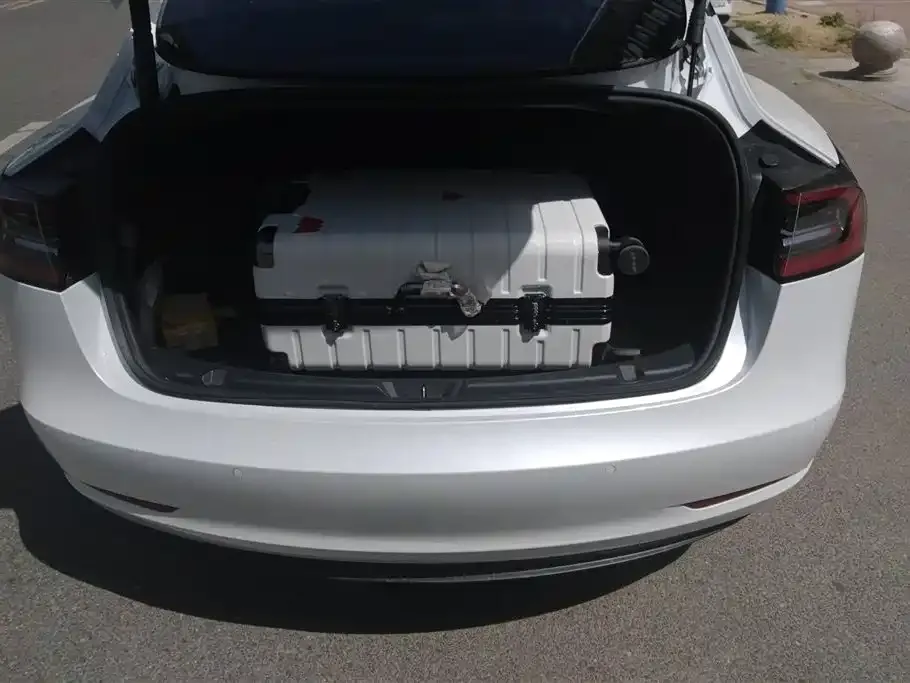 Tesla Model 3 — фото 3
