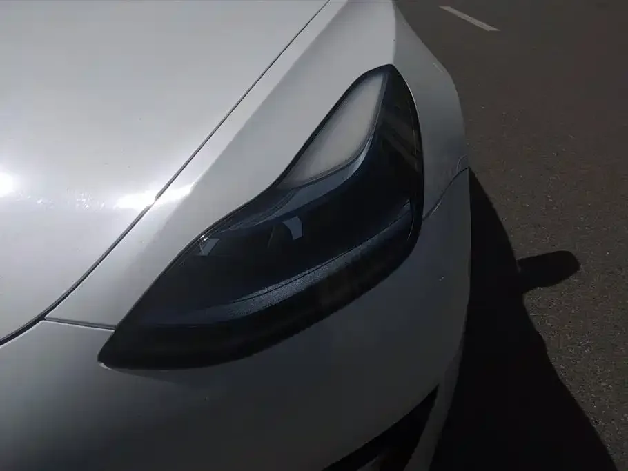 Tesla Model 3 — фото 9