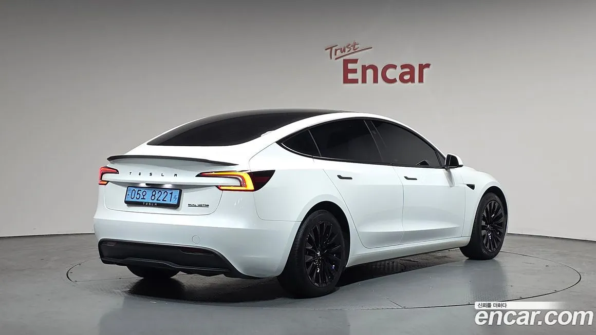 Tesla Model 3 — фото 6