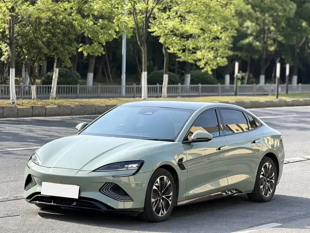 BYD Seal — фото 1