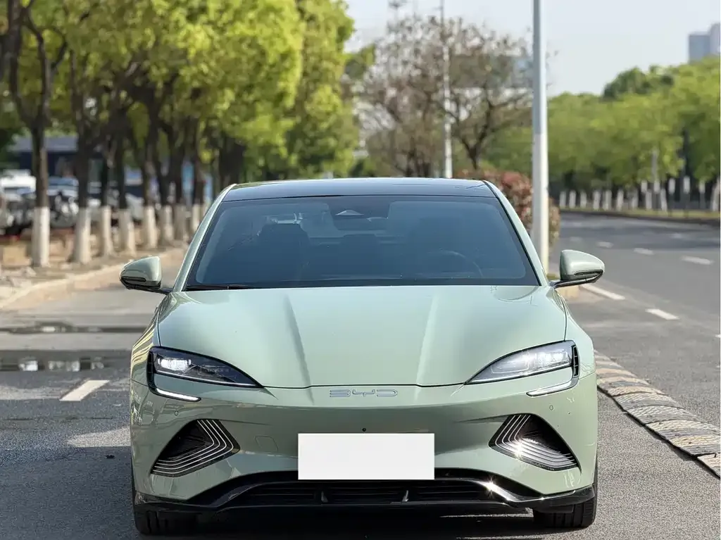 BYD Seal — фото 2