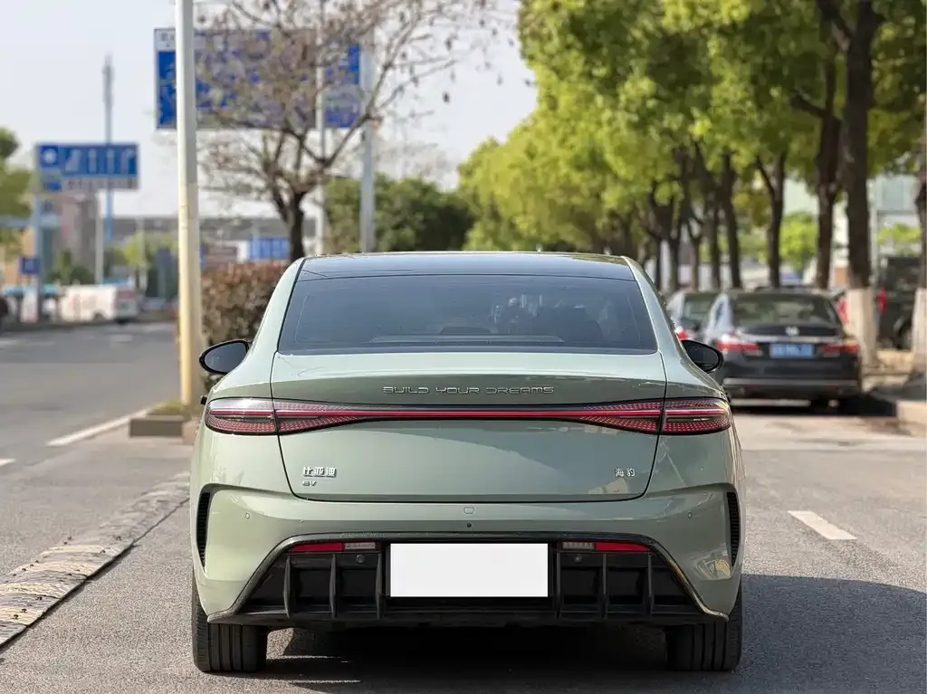 BYD Seal — фото 9