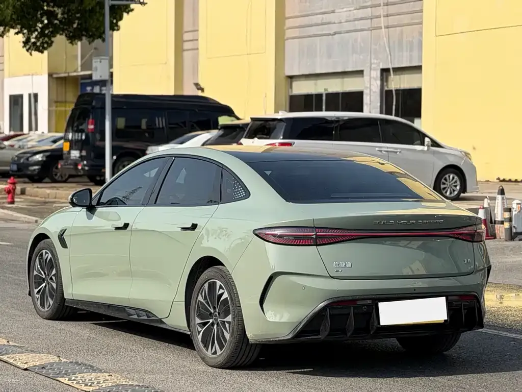 BYD Seal — фото 8