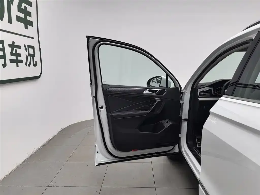 Volkswagen Tiguan L 2024 из CN, фото 7