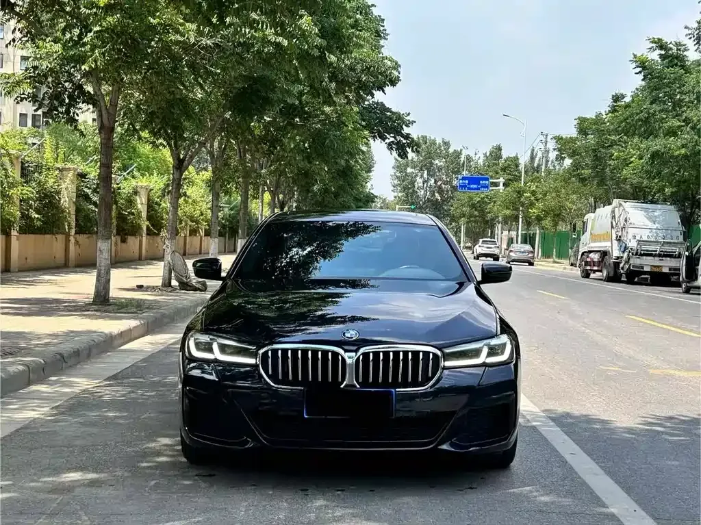 BMW 5 Series — фото 2