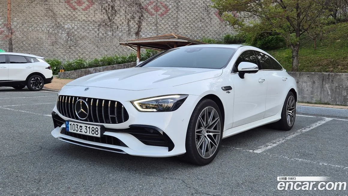 Mercedes-Benz AMG GT — фото 1
