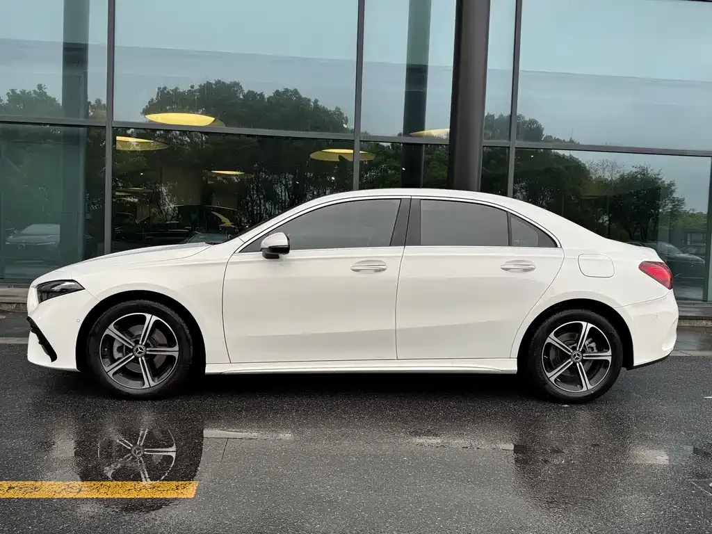 Mercedes-Benz A-Class 2025 из CN, фото 2