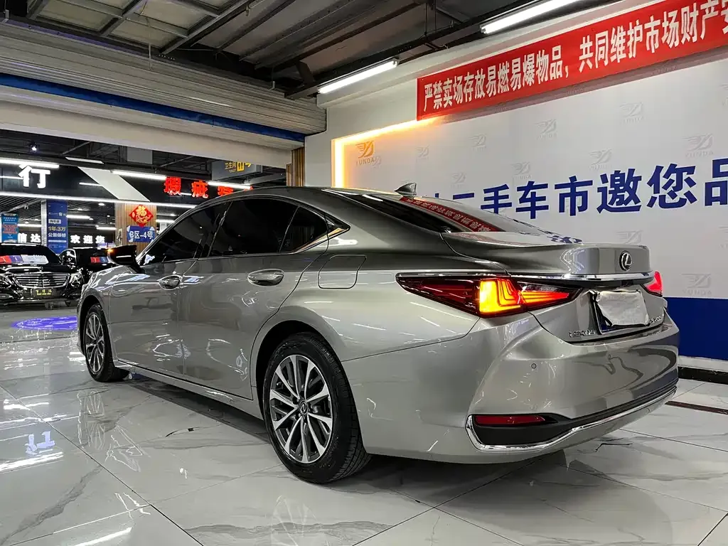Lexus ES 2022 из CN, фото 8