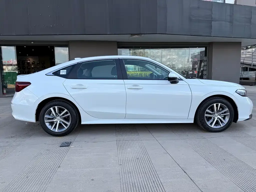 Honda Civic 2025 из CN, фото 2